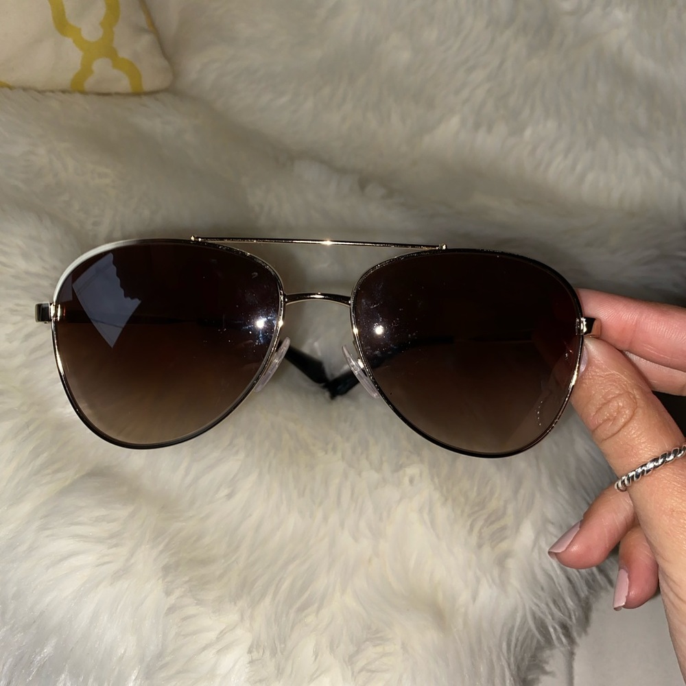 Authentic Prada Aviators - Picture 4 of 8
